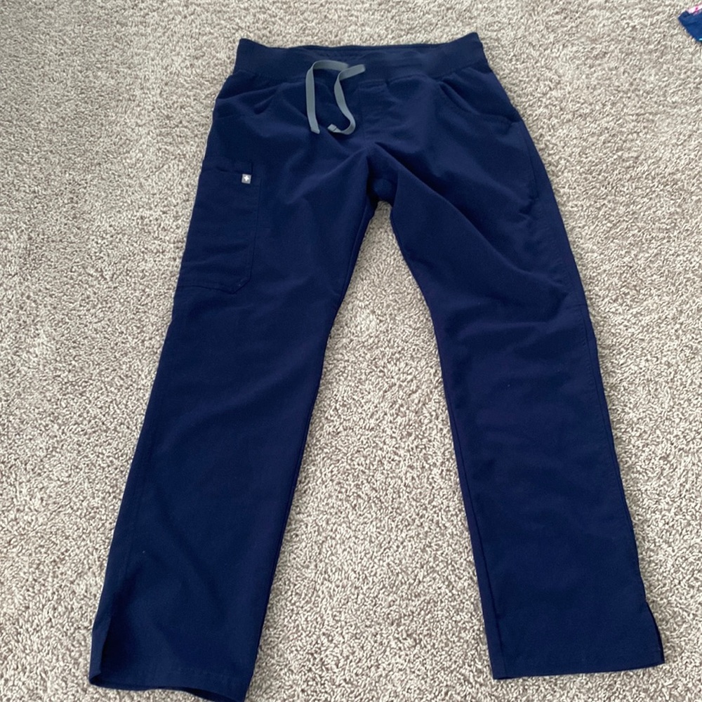 Medium FIGS navy scrub pants